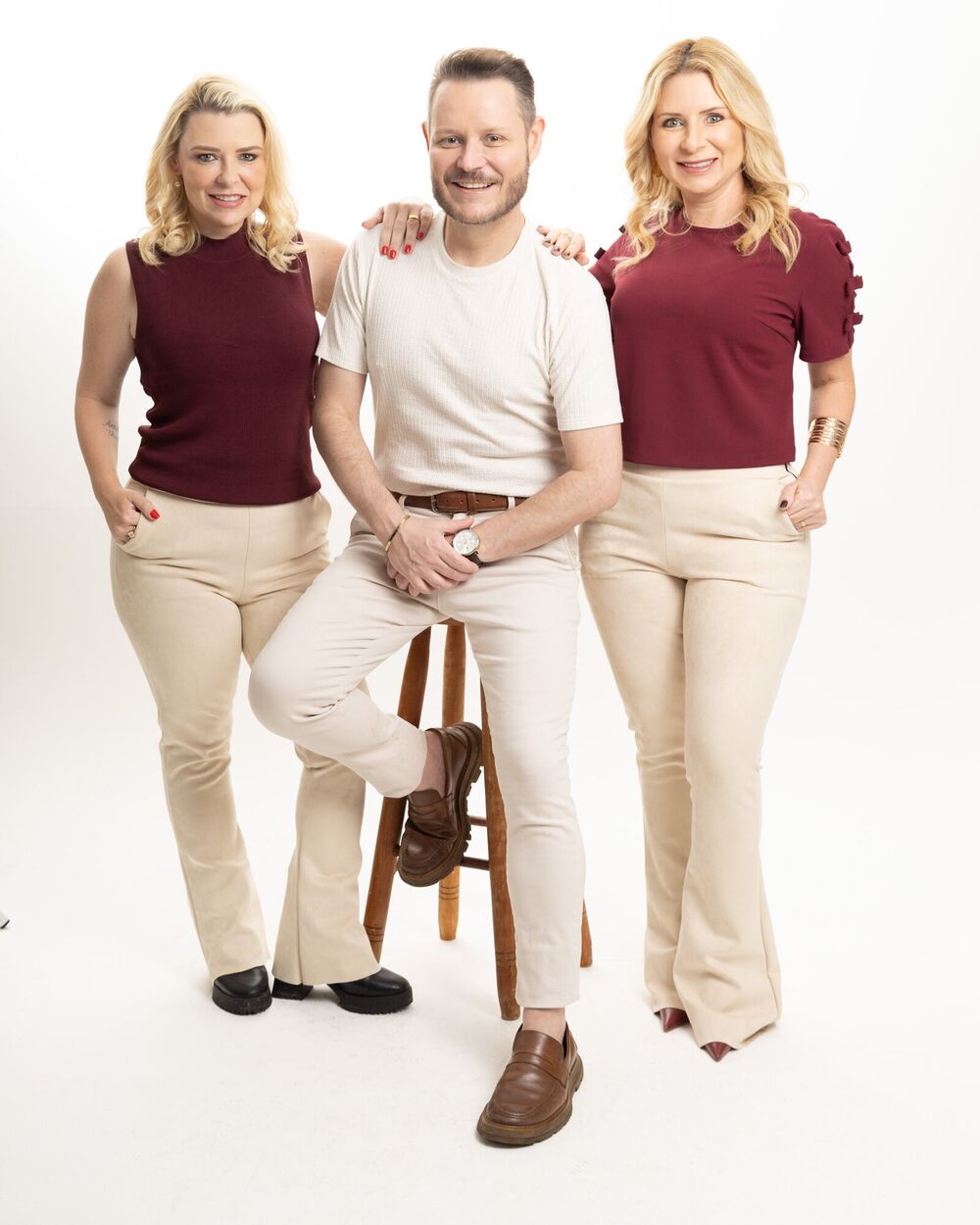 Dra. Patrícia, Dr. Marcelo e Dra. Cristiany Carvalho, sorrindo